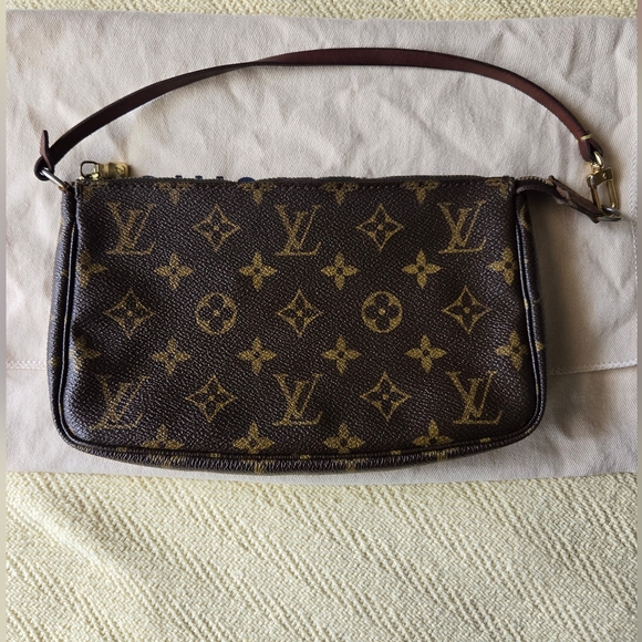 Louis Vuitton Pochette Accessories Monogram Canvas - Old Model - Picture 15 of 15
